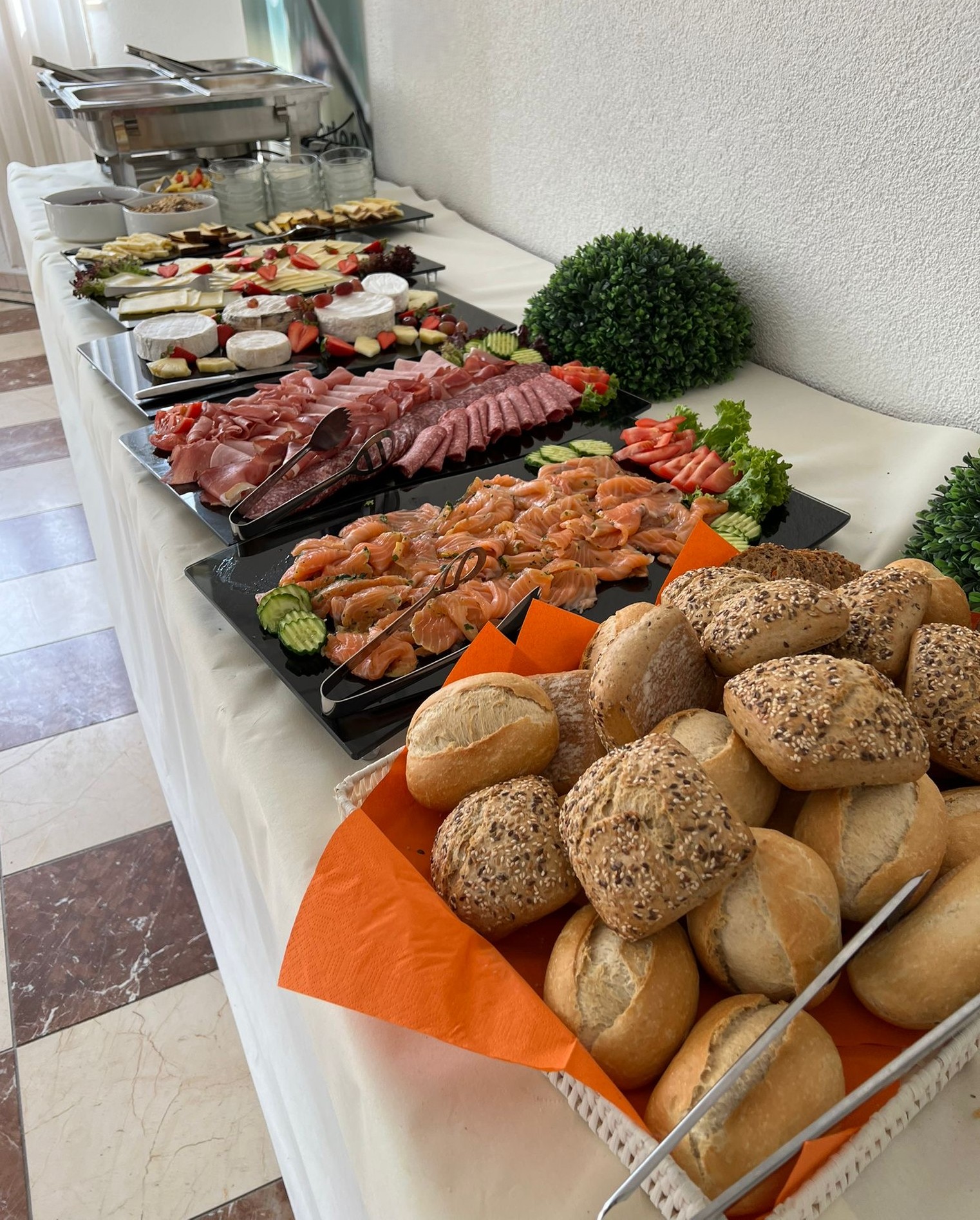 Frühstücksbuffet im Oktober